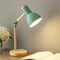 Verstellbare nordische Tischlampe aus Holz mit farbigem Lampenschirm