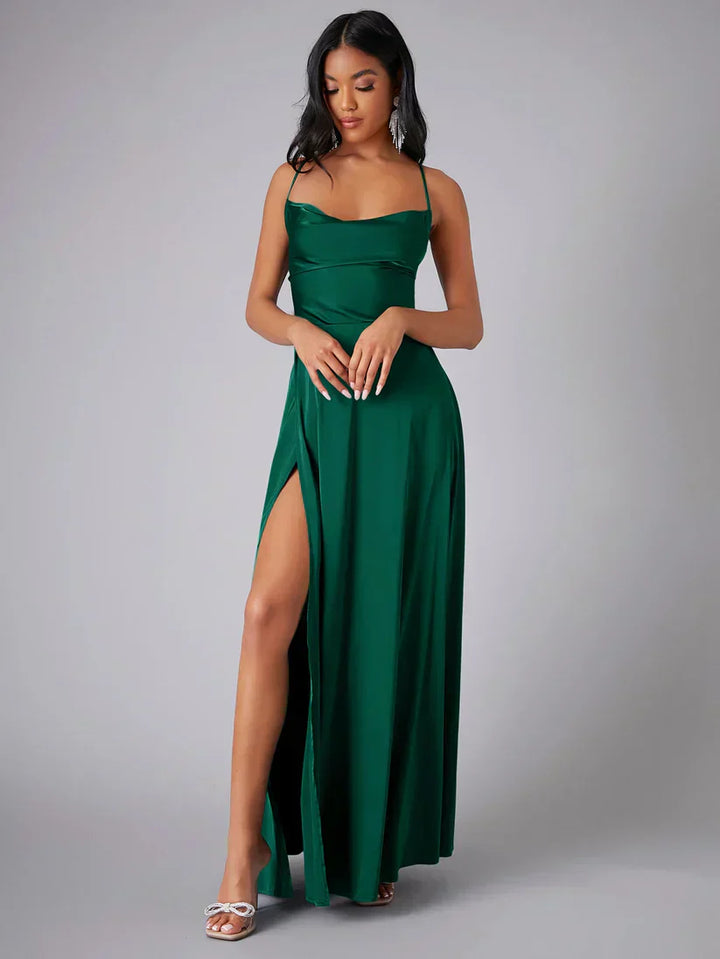 Alvaree | Satin Abendkleid mit hohem Schlitz und offenem Rücken