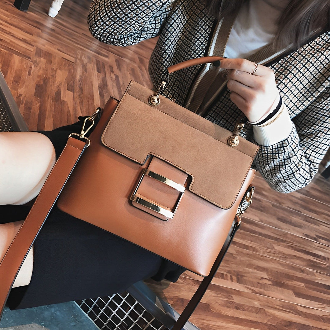 Bolso elegante | Look bicolor | Hebilla llamativa