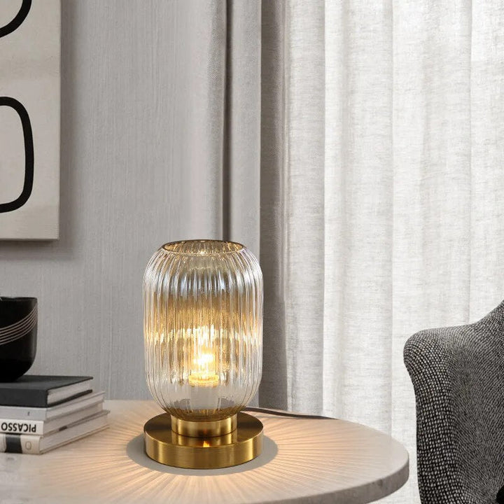 Nordisches Design Tischlampe aus Glas - Moderne LED Eleganz