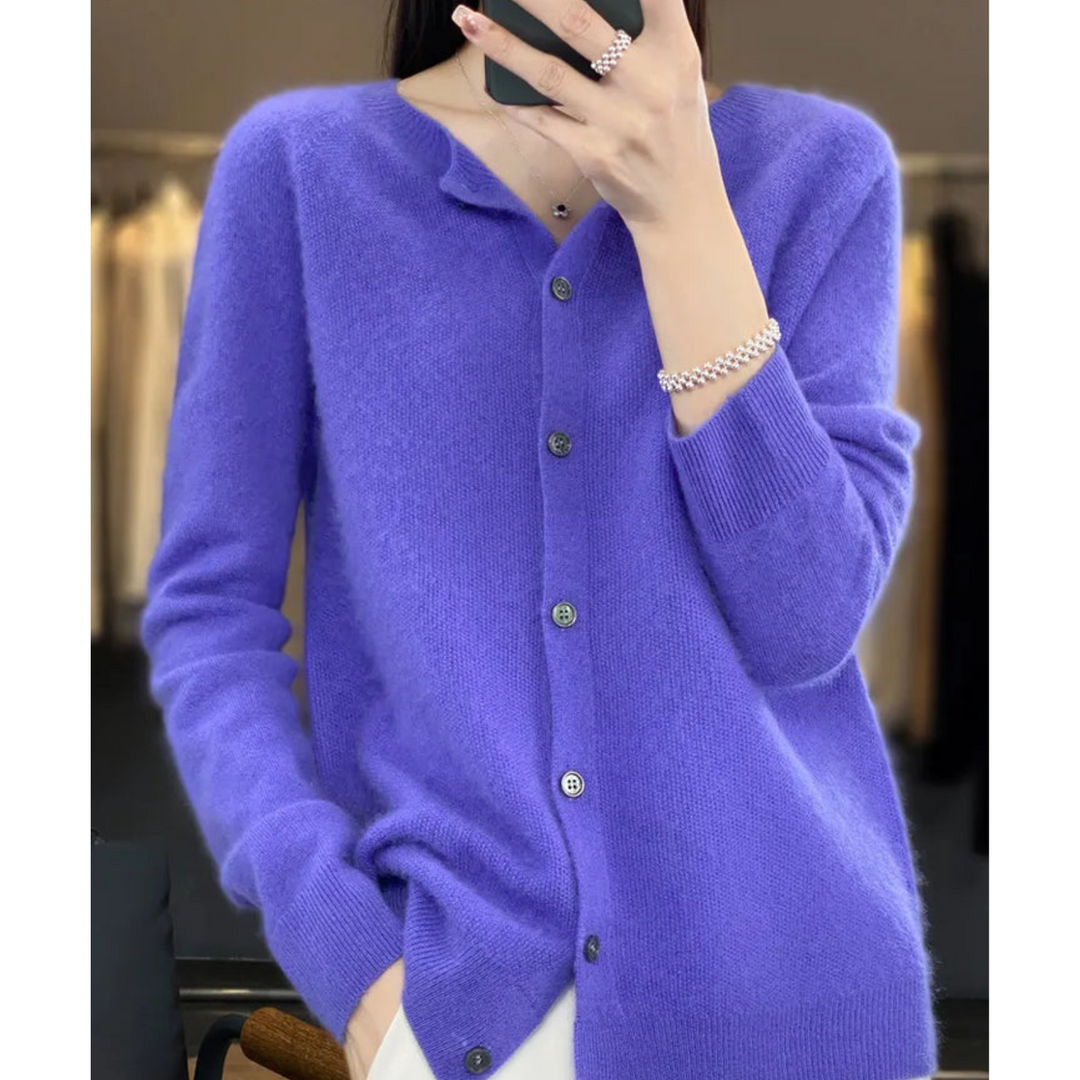 Elise Damen Strickjacke mit Rundhalsausschnitt aus reiner Merinowolle | Wärme und natürliche Eleganz