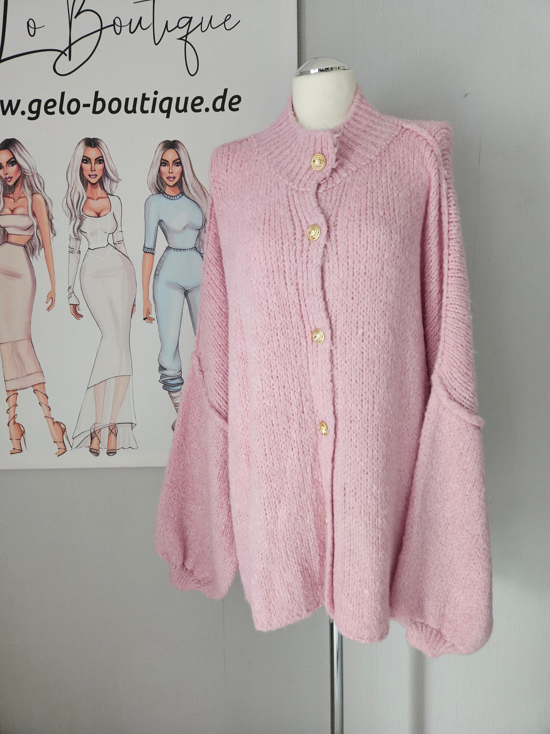 Oversize Cardigan mit Goldenen Knöpfen