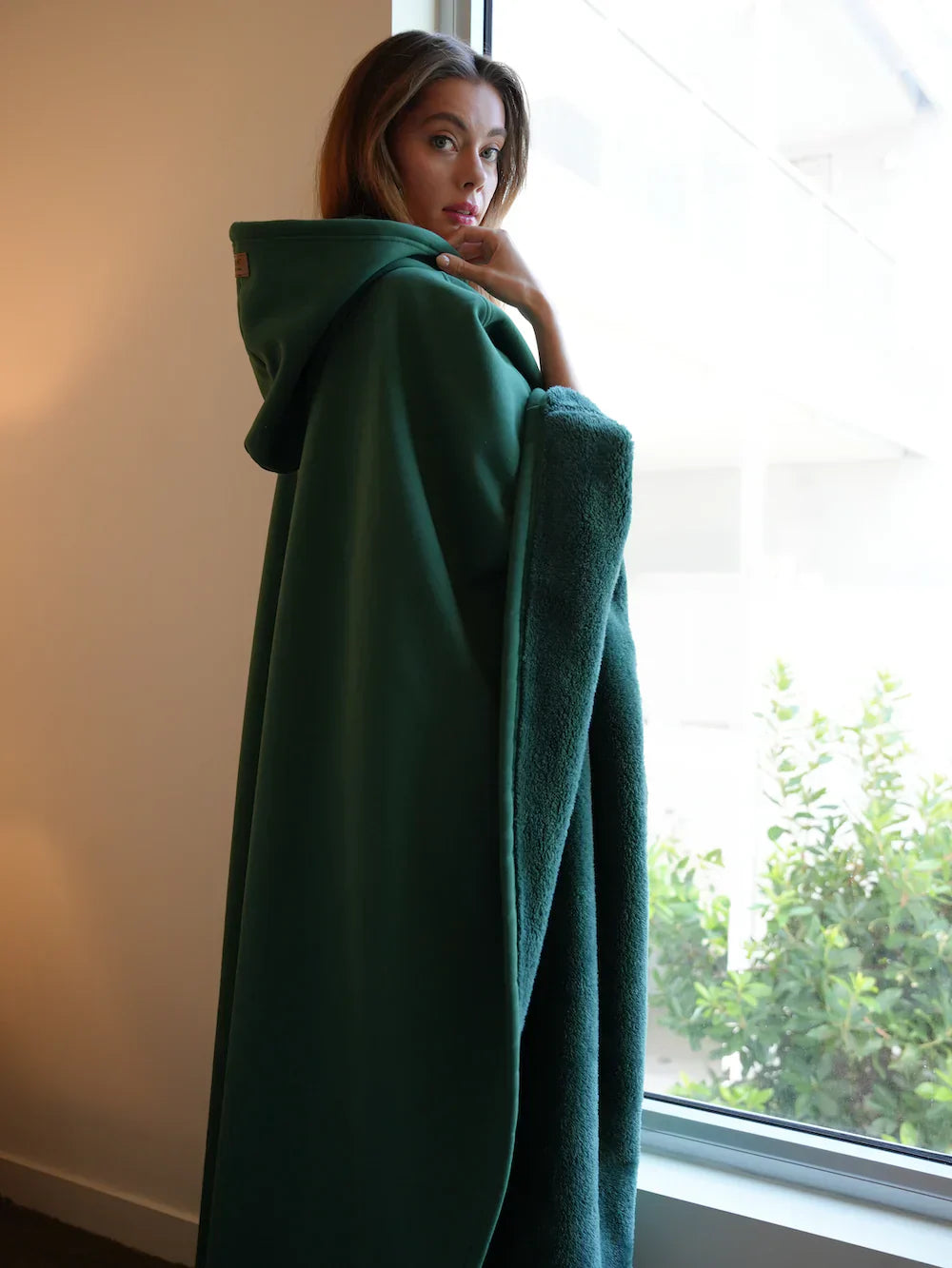 Eden Hoodie Blanket | Übergroßer Hoodie mit seidigem Stoff und leichtem Futter für ultimativen Komfort