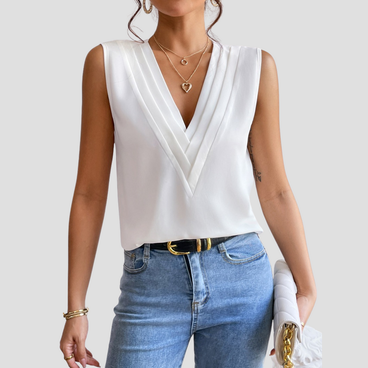 Cléa | Ärmellose Bluse mit Plissee-Ausschnitt | Sommerliche Eleganz & schlanke Silhouette