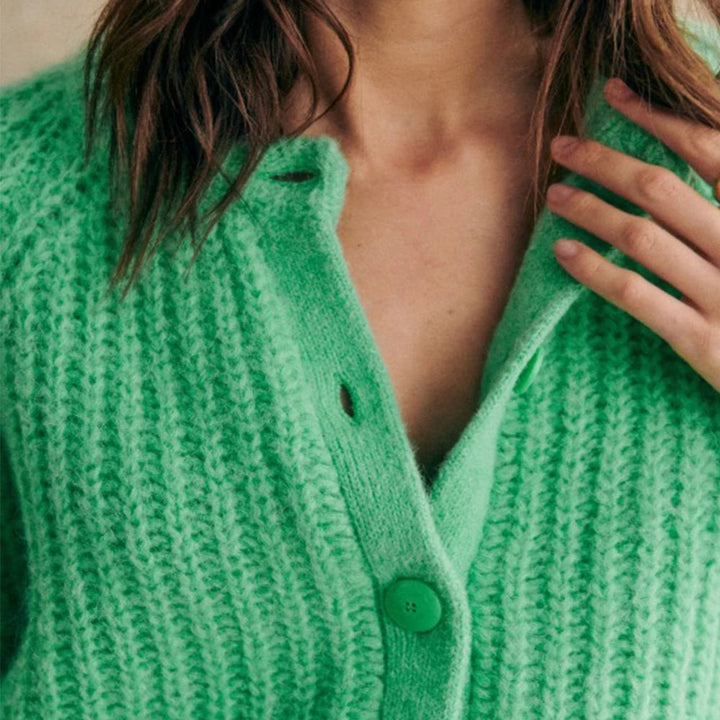 Strickjacke mit Knopfleiste | Kuscheliges Design und moderne Passform für den Alltag