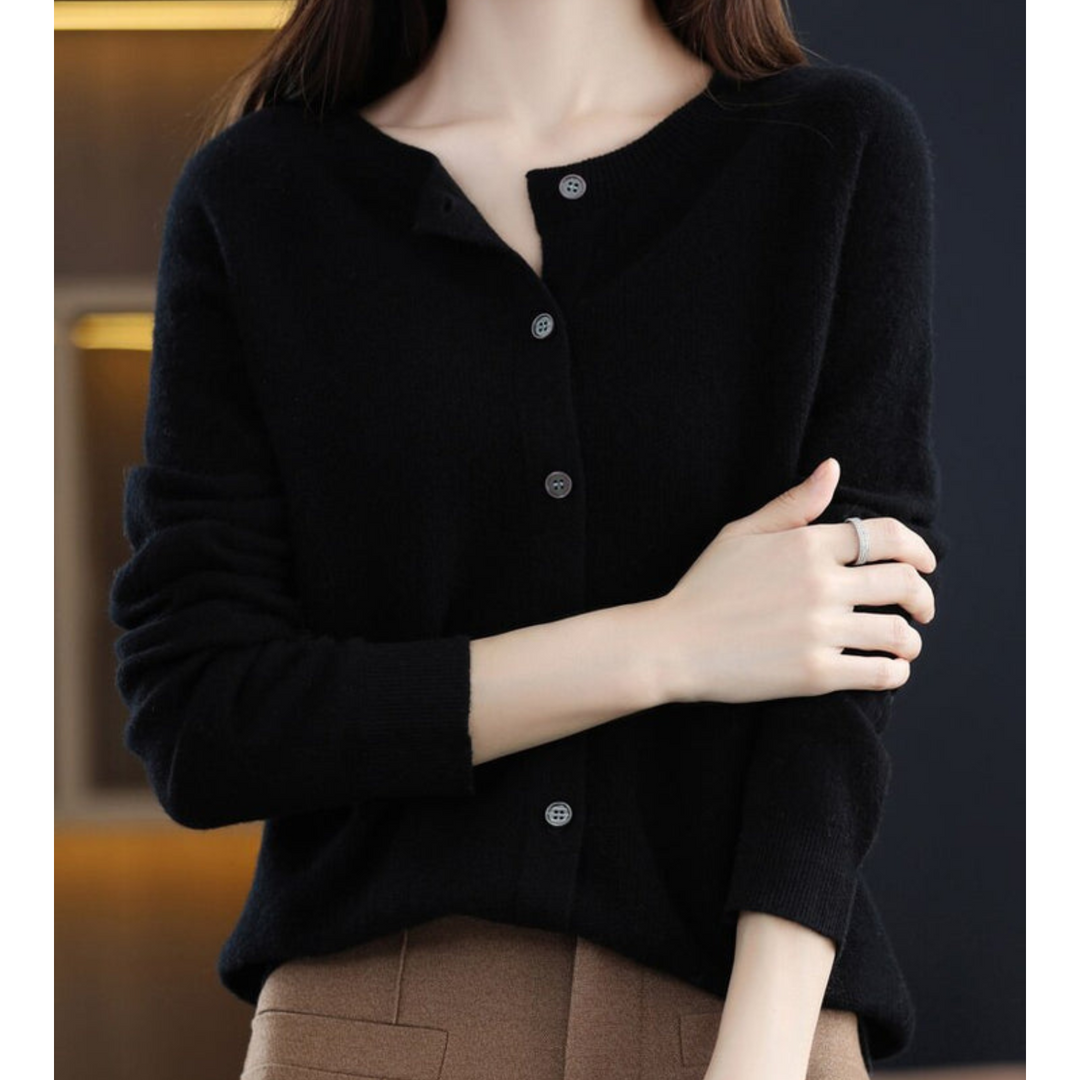 Elise Damen Strickjacke mit Rundhalsausschnitt aus reiner Merinowolle | Wärme und natürliche Eleganz