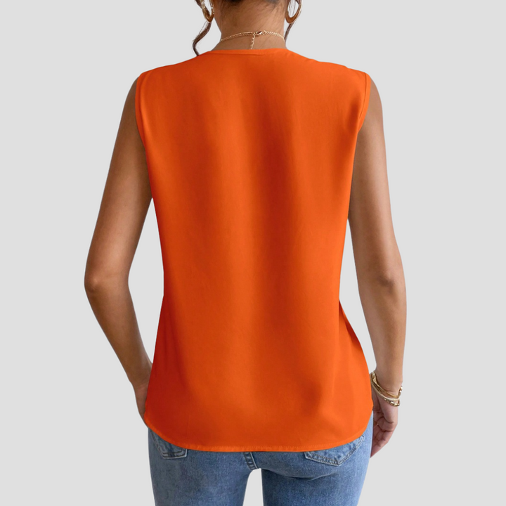 Cléa | Ärmellose Bluse mit Plissee-Ausschnitt | Sommerliche Eleganz & schlanke Silhouette