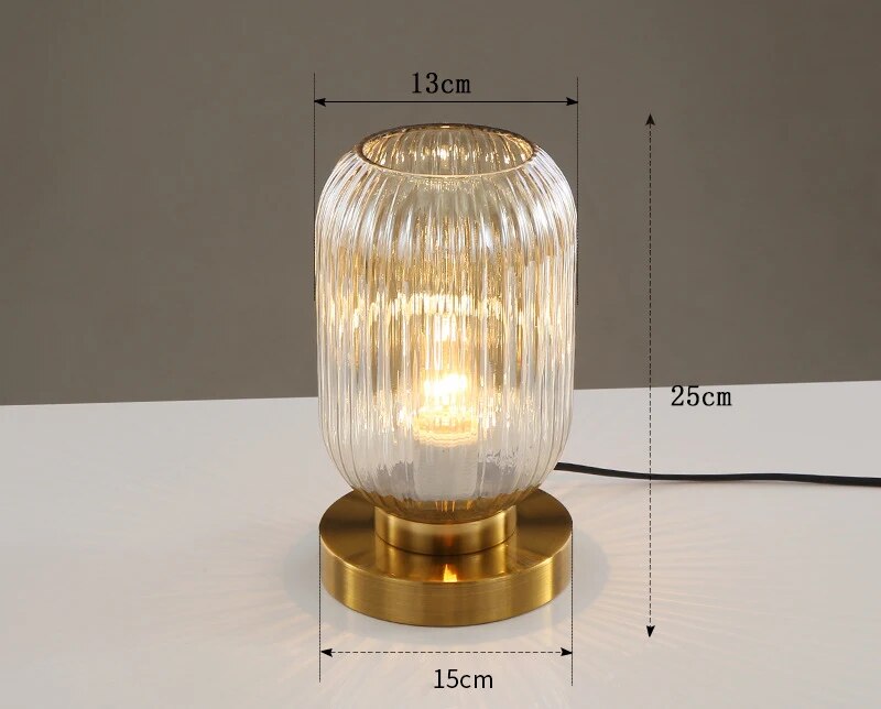 Nordisches Design Tischlampe aus Glas - Moderne LED Eleganz