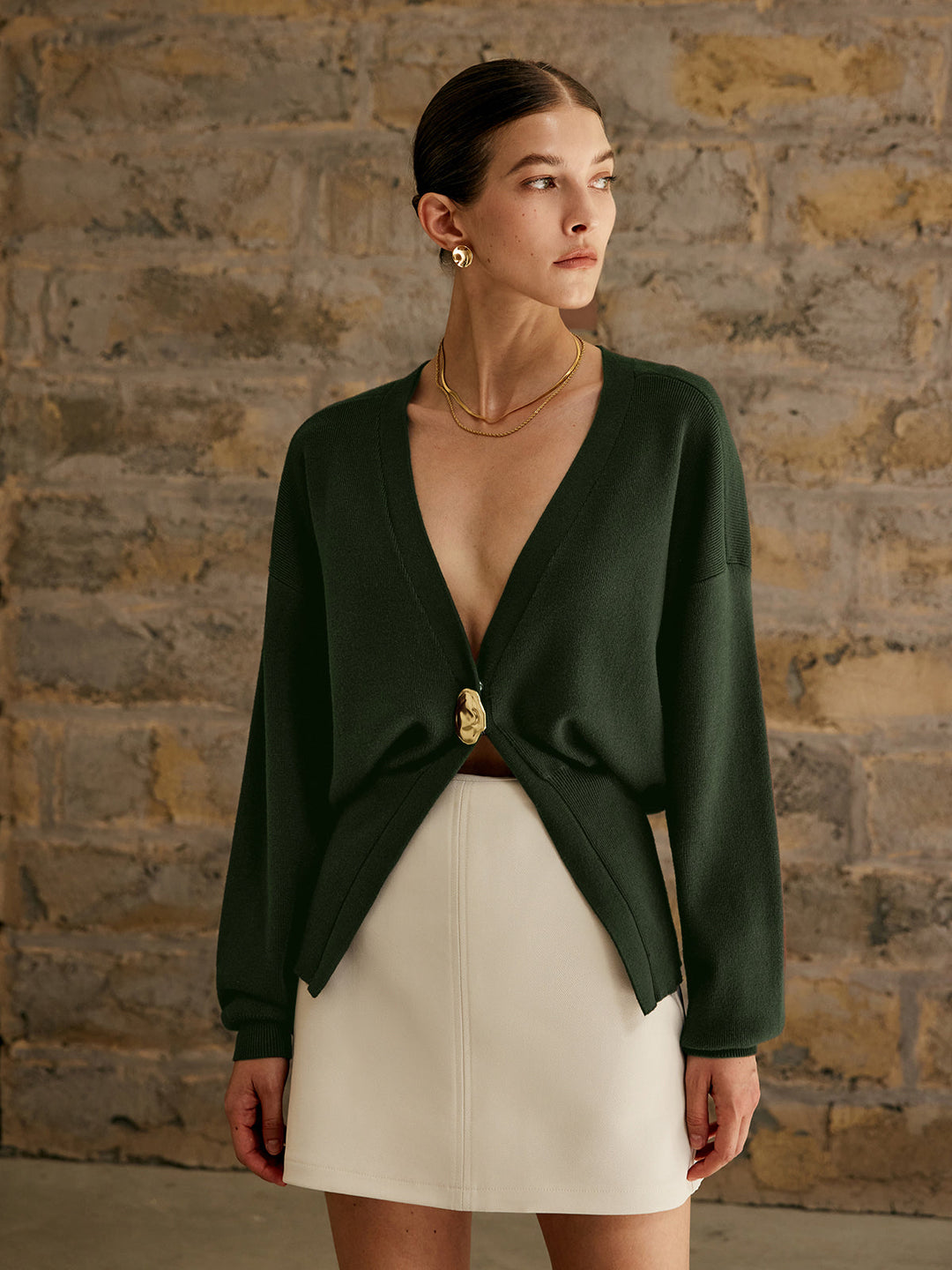 Marina Elegante Langarm-Strickjacke mit Juwelen-Detail | Chic & Raffinesse
