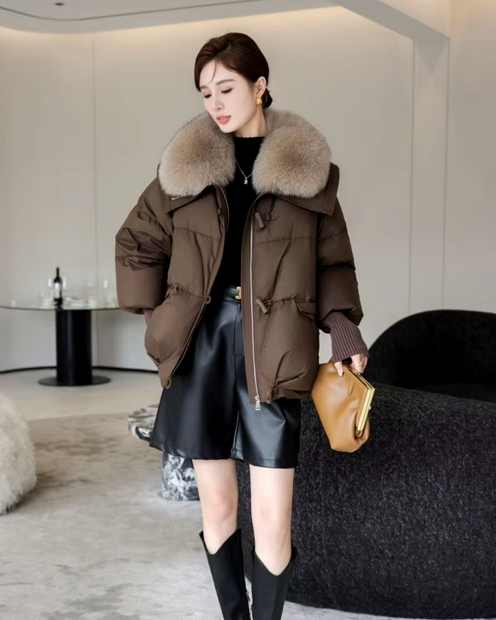Glamouröse Damen-Pufferjacke mit Pelzkragen