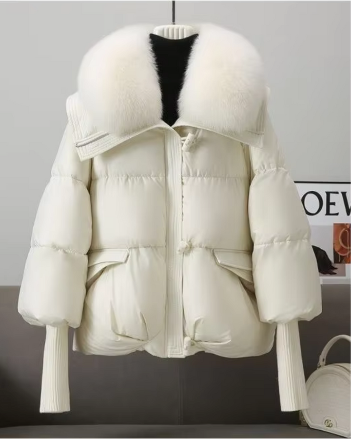 Glamouröse Damen-Pufferjacke mit Pelzkragen