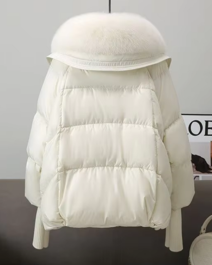 Glamouröse Damen-Pufferjacke mit Pelzkragen