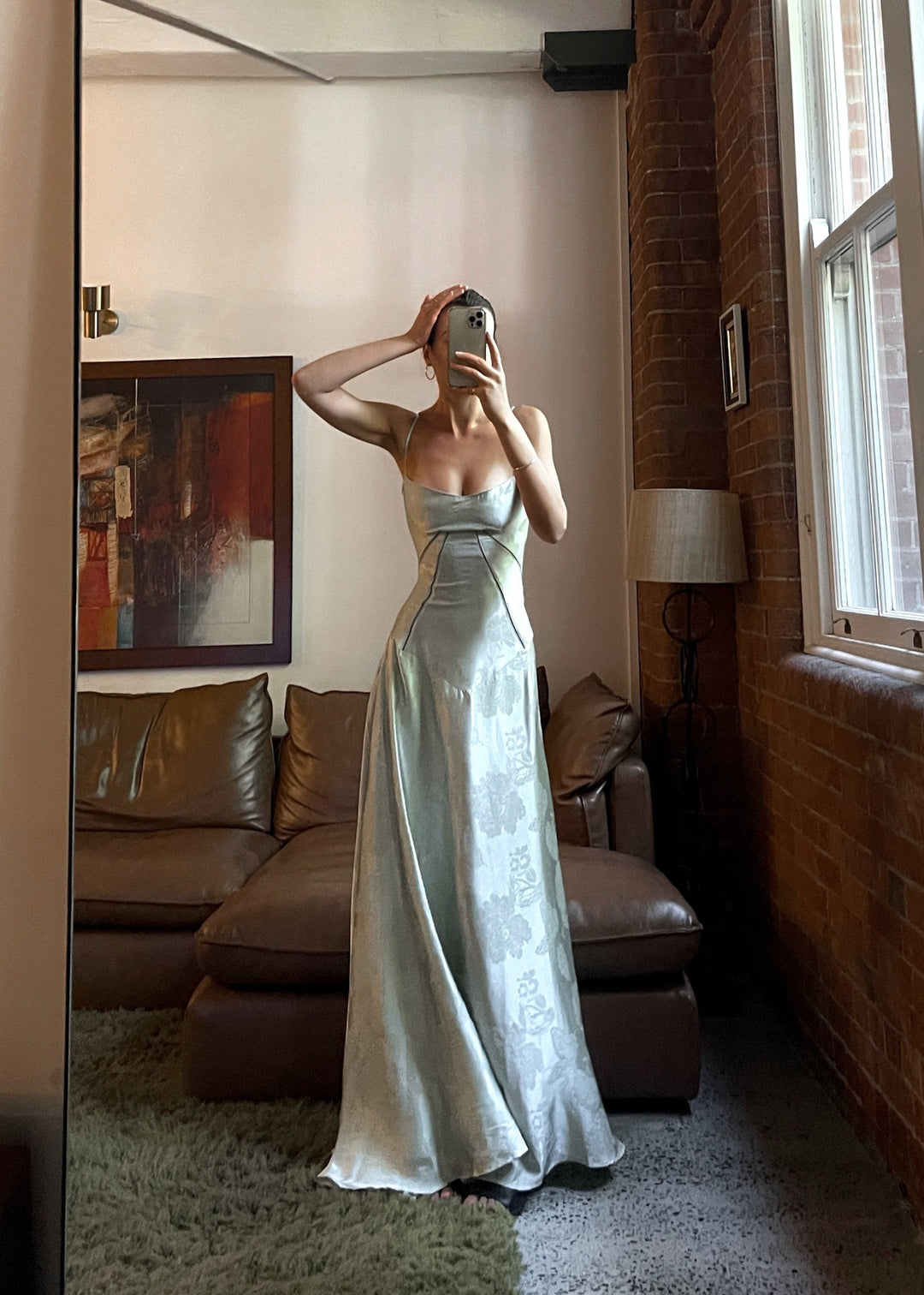 Satinkleid mit Spaghetti-Trägern | Tailliertes Maxikleid mit romantischer Eleganz