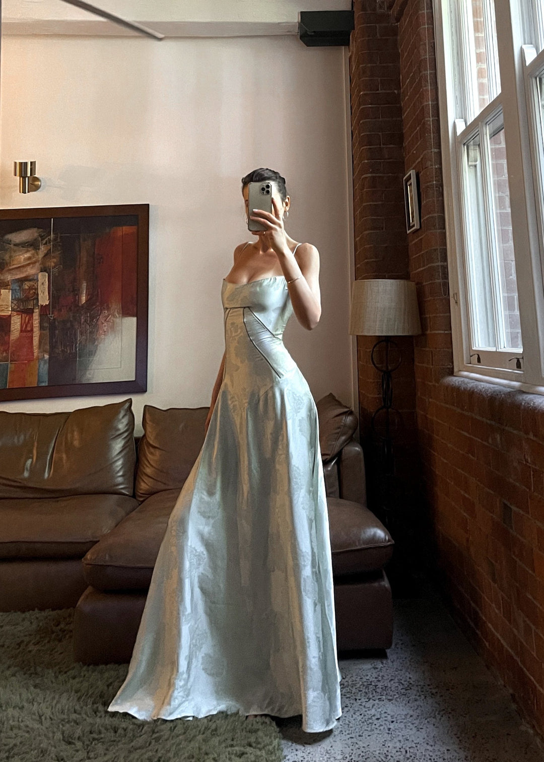 Satinkleid mit Spaghetti-Trägern | Tailliertes Maxikleid mit romantischer Eleganz
