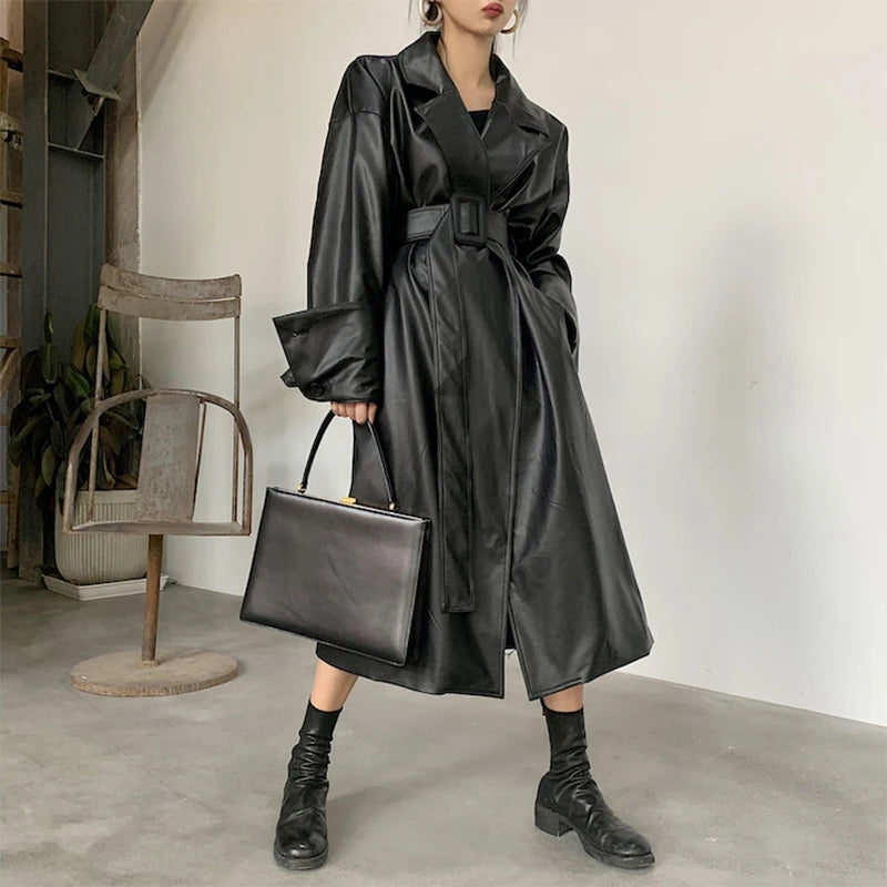 Damen Leder-Gabardina in Schwarz | Langer Oversize-Mantel mit Revers für Herbst