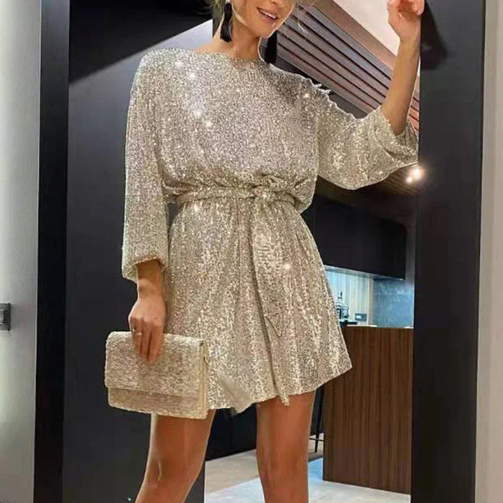 Mila Mini Kleid mit Pailletten | Schmeichelnder Gürtel & Glamouröser Glanz