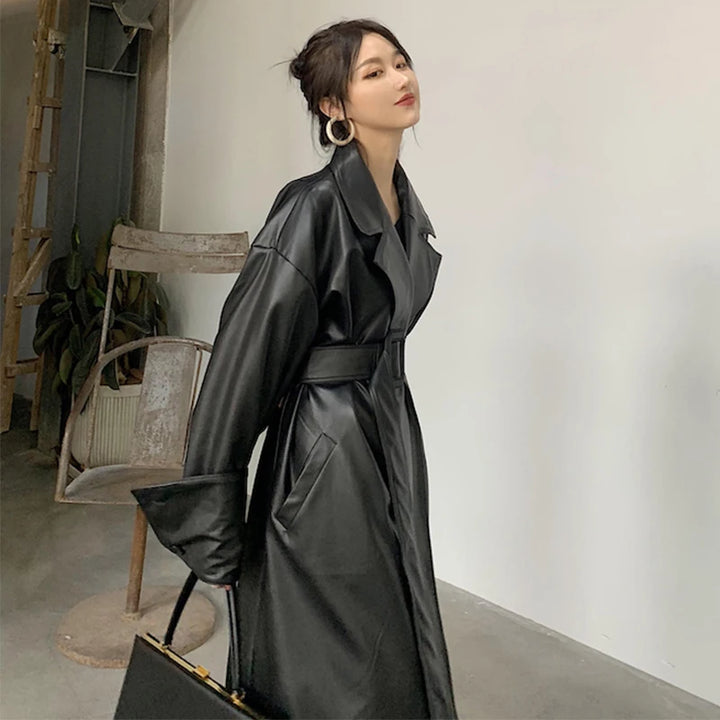 Damen Leder-Gabardina in Schwarz | Langer Oversize-Mantel mit Revers für Herbst