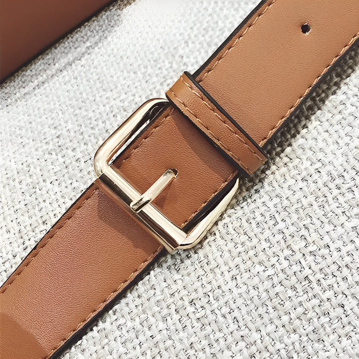 Bolso elegante | Look bicolor | Hebilla llamativa