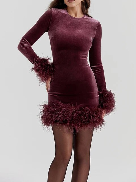 Minikleid mit Federn | Eleganz & Glamour für besondere Anlässe