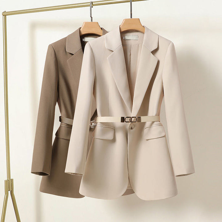 Lisa Schicker langer Blazer für Frauen mit Gürtel | Eleganz und Vielseitigkeit