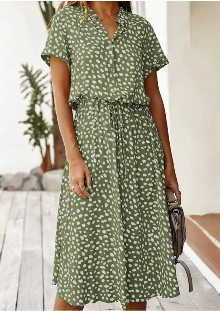 Vintage Outfit Ladies | Retro Kleid mit femininem Schnitt | Zeitloses Design für jeden Anlass