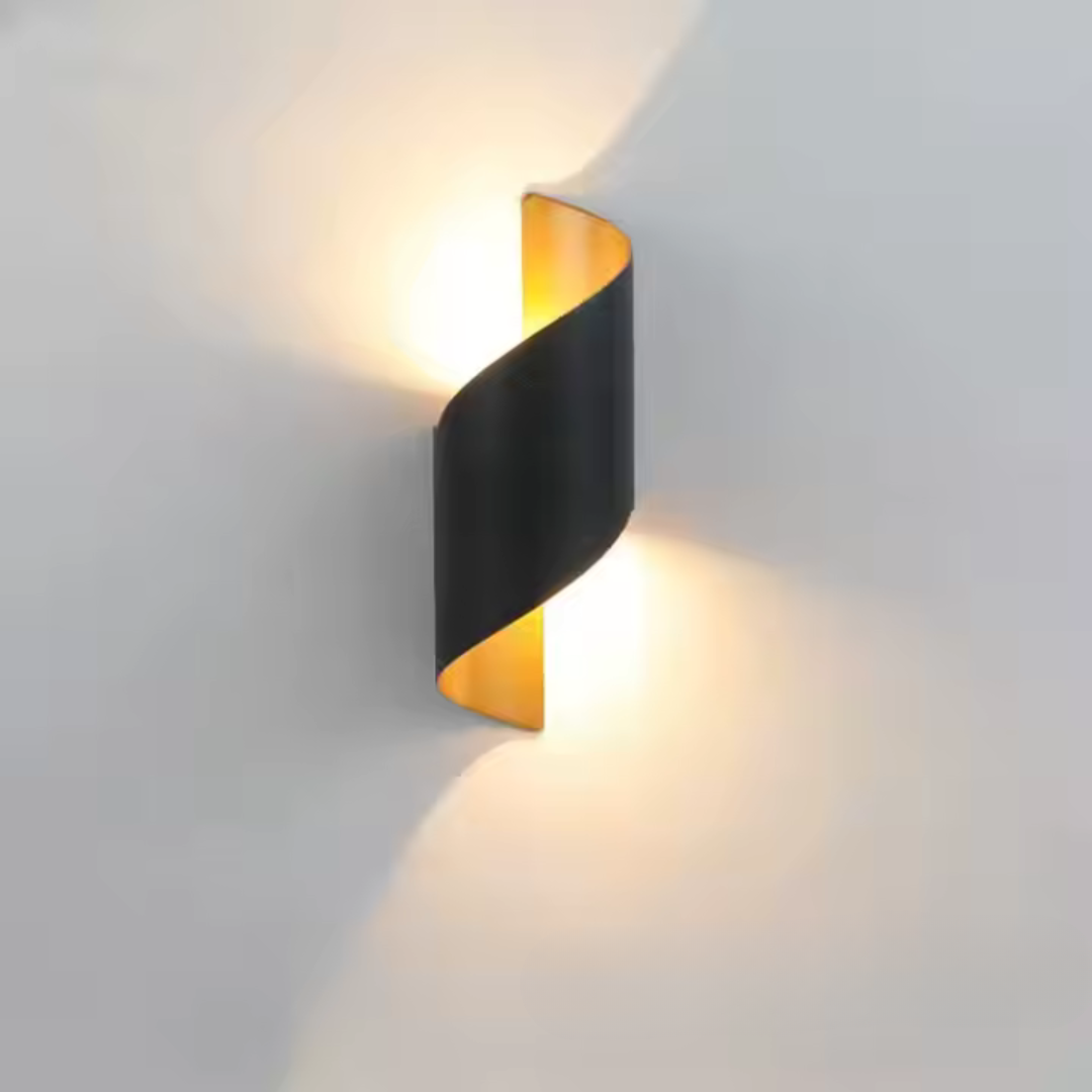 Moderne schwarze Wandleuchte mit organischem Design und skulpturalem Licht