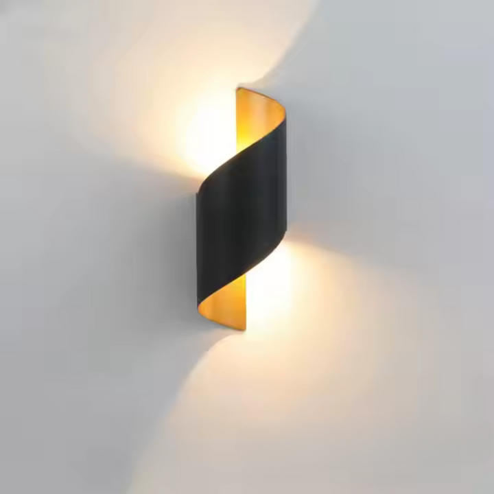 Moderne schwarze Wandleuchte mit organischem Design und skulpturalem Licht