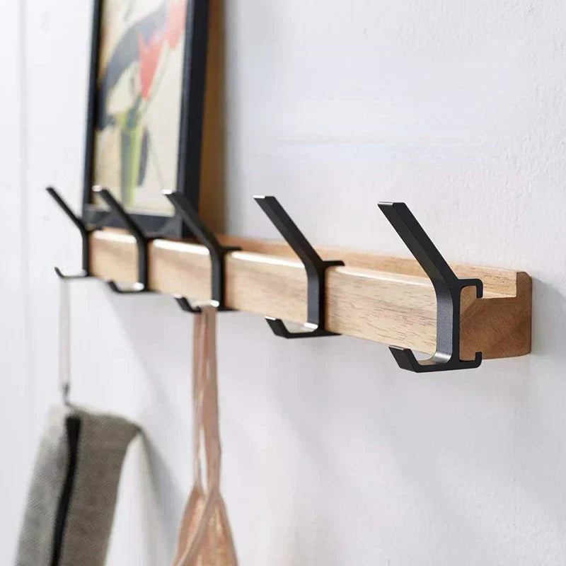 Skandinavische Wandgarderobe mit Doppelhaken | Hevea-Holz & Aluminium