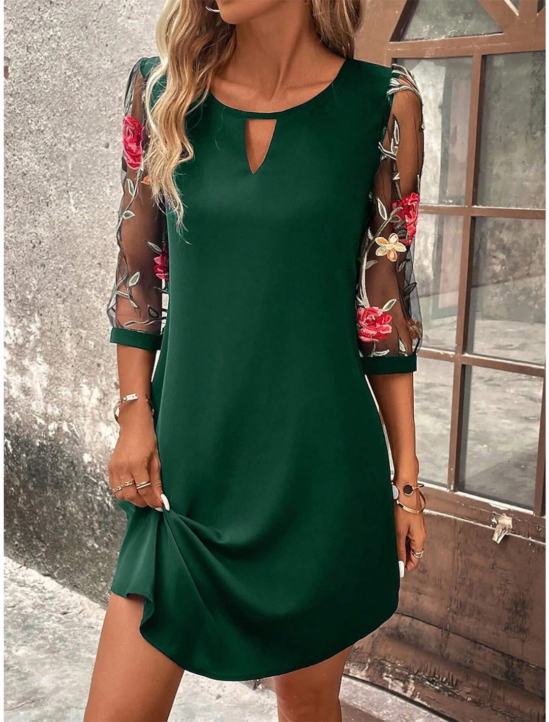 Sharina | Elegantes und zeitloses Kleid für einen raffinierten Charme