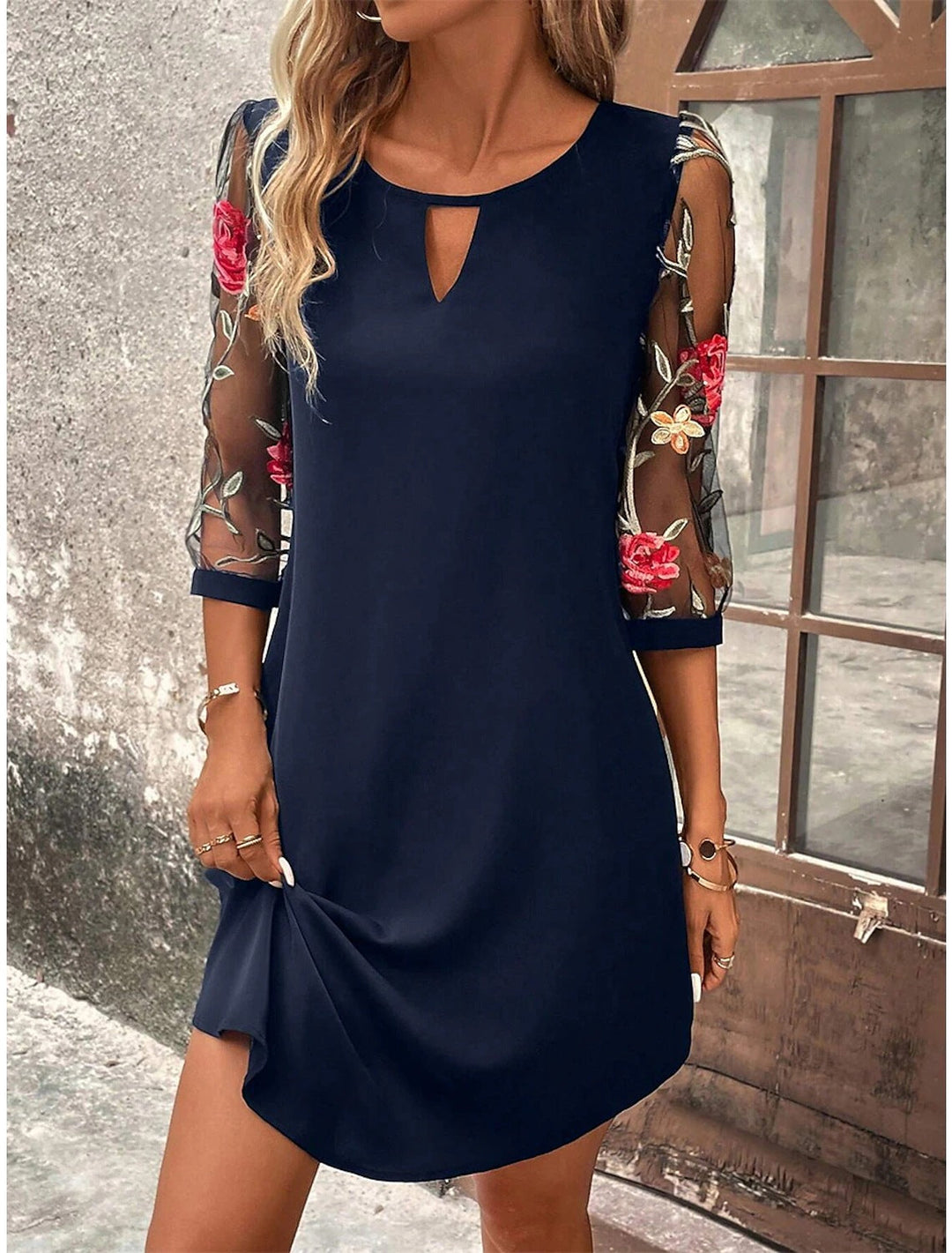 Sharina | Elegantes und zeitloses Kleid für einen raffinierten Charme
