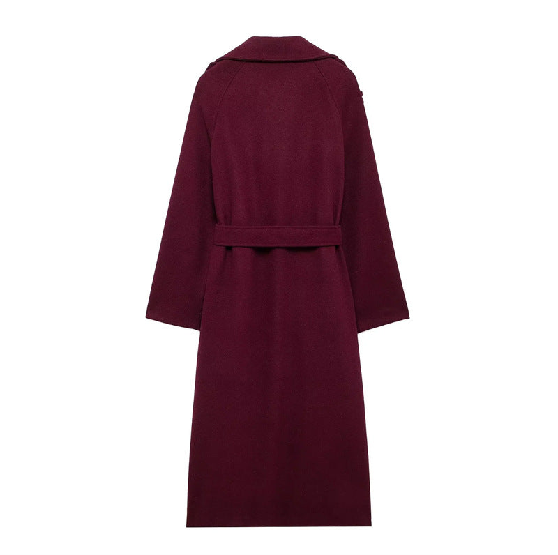 Romelie Wintermantel – Eleganz und Wärme in Stilvollem Burgundy