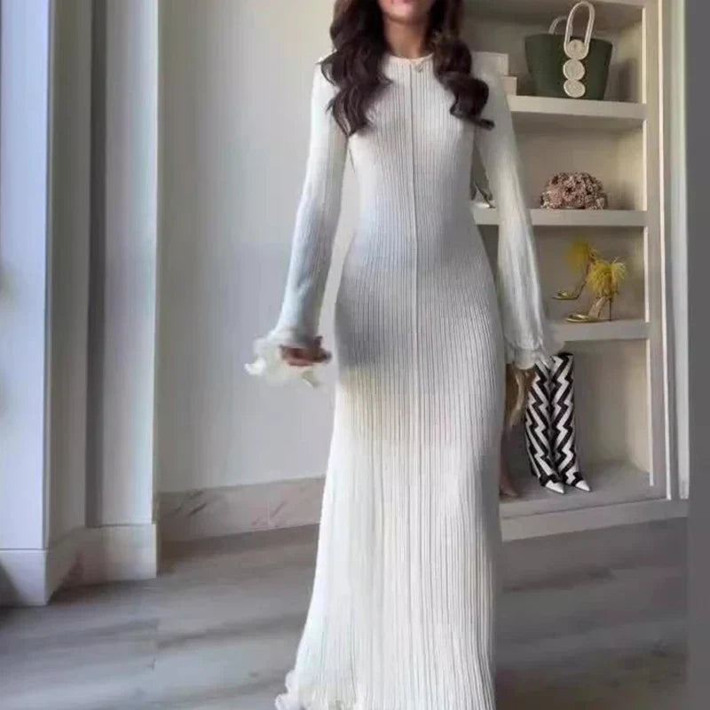 Charlotte Elegantes Langes Kleid | Ausgestellte Ärmel & Sophisticated Detail am Rücken