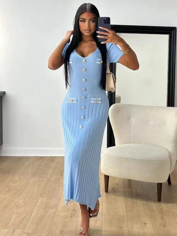 Camille | Bodycon Kleid aus Maschenware mit V-Ausschnitt und raffinierter Knopfleiste