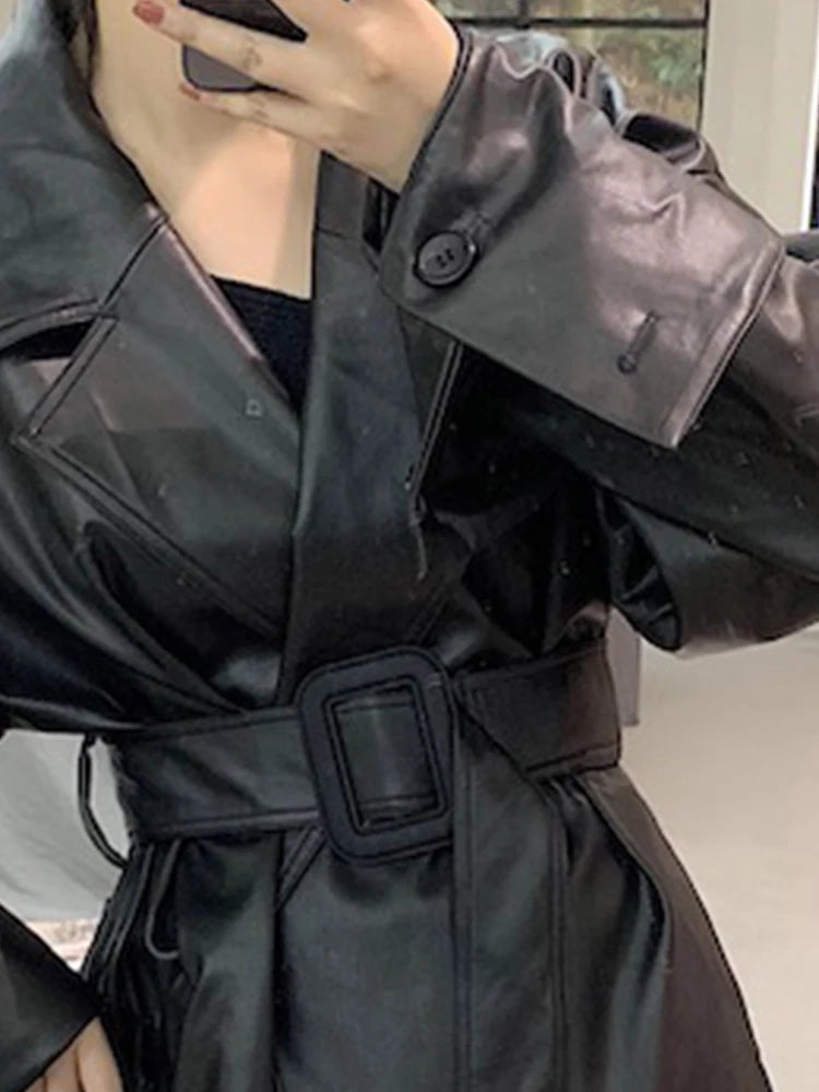 Damen Leder-Gabardina in Schwarz | Langer Oversize-Mantel mit Revers für Herbst