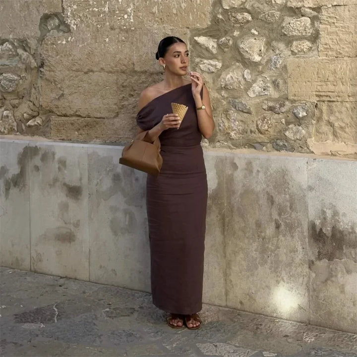 Jenell | Elegantes langes Kleid mit Slim Fit, Off-Shoulder-Kragen und Schlitz hinten