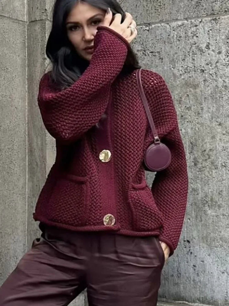 Estelle - Schicke Strickweste mit traditionellen Knöpfen
