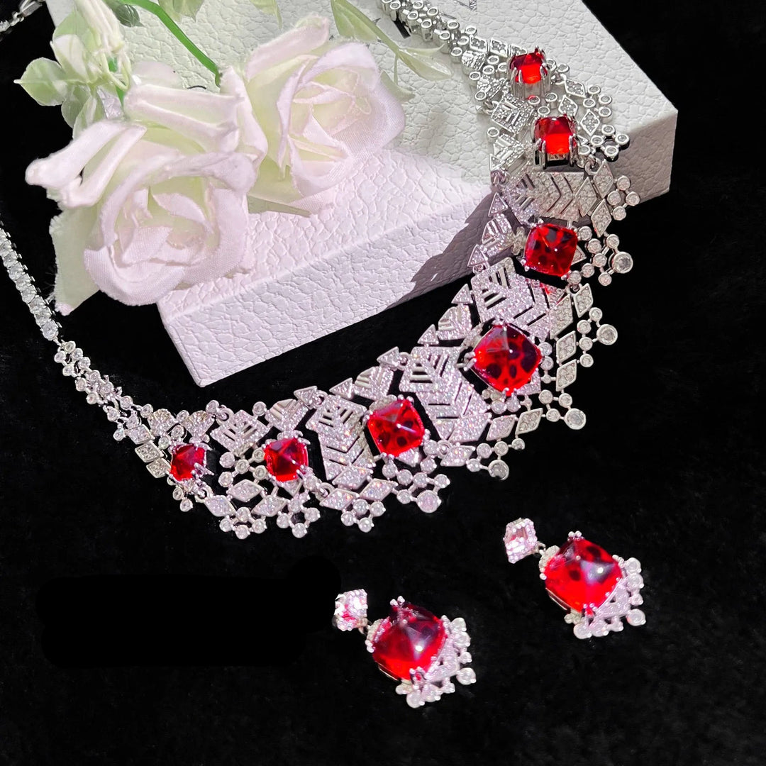 Rubin Schmuckset für Damen | Rote Edelsteine & Diamantoptik | Kette & Ohrringe