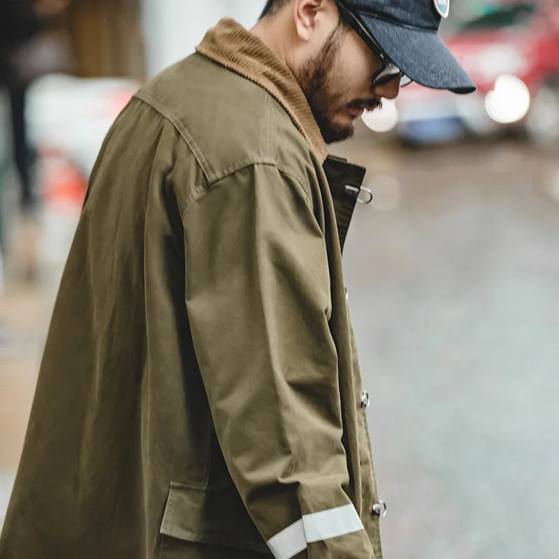 Herren Mantel in Dunkelgrün | Vintage-Langjacke mit Cordkragen im Streetstyle für Herbst