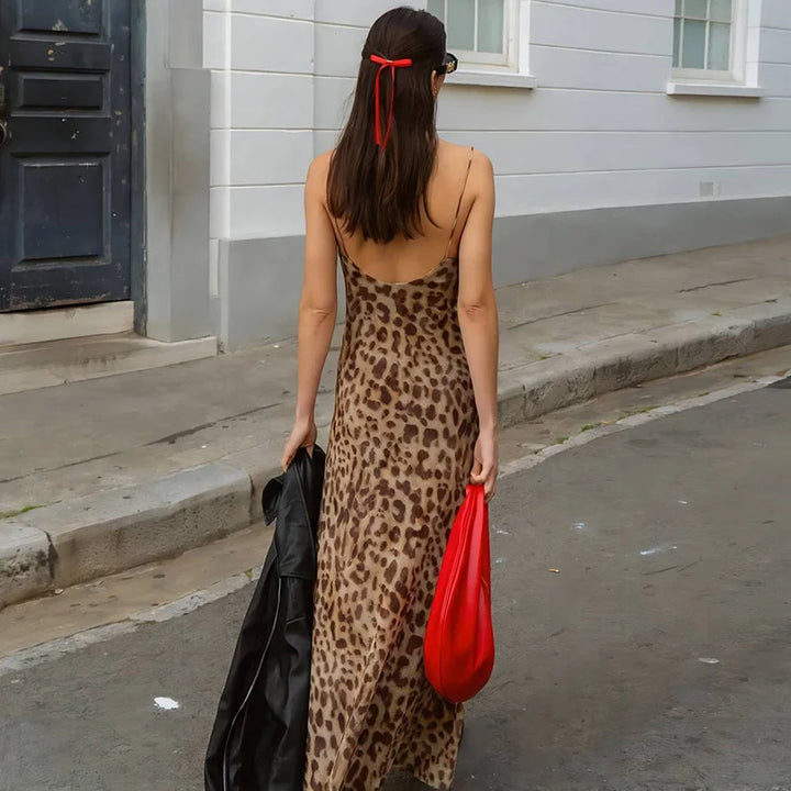 Emma | Sinnliches Maxikleid mit Leopardenmuster für einen gewagten und raffinierten Stil