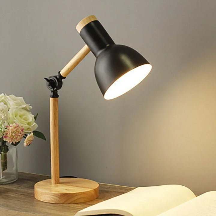 Verstellbare nordische Tischlampe aus Holz mit farbigem Lampenschirm