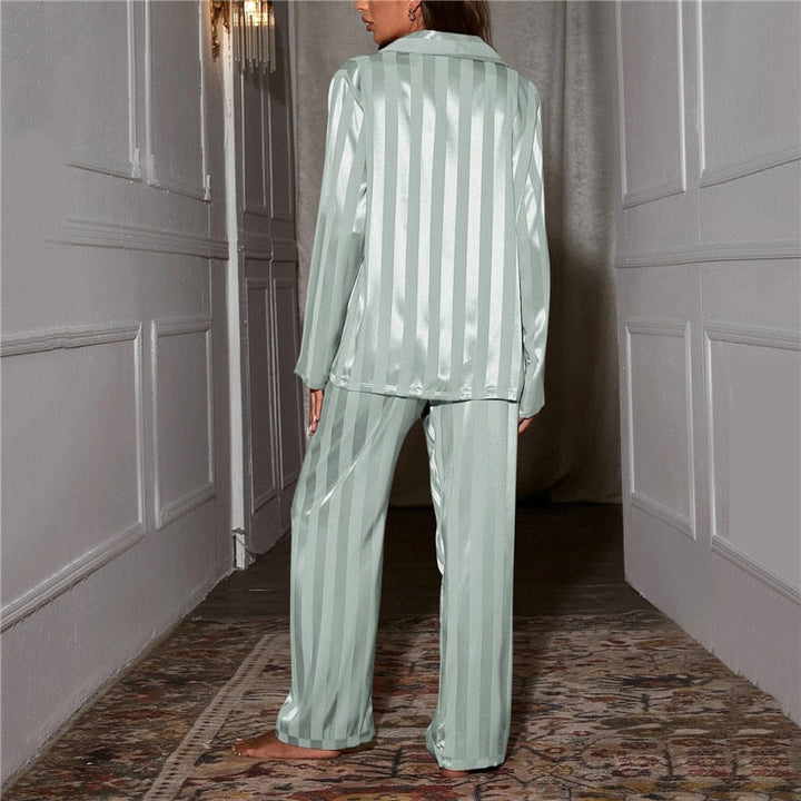 Isaline Luxuriöser langärmeliger Satin Pyjama für Frauen | Eleganz und Komfort in der Nacht