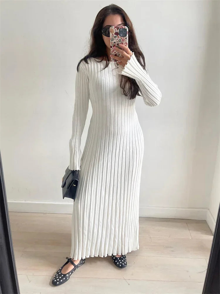 Sasha | Langes Kleid mit Plissee & figurbetontem Schnitt | Eleganz & Bequemlichkeit
