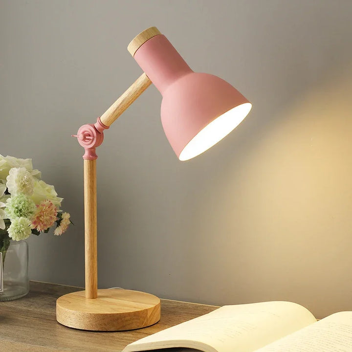 Verstellbare nordische Tischlampe aus Holz mit farbigem Lampenschirm