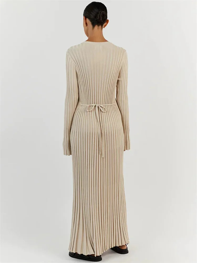 Sasha | Langes Kleid mit Plissee & figurbetontem Schnitt | Eleganz & Bequemlichkeit