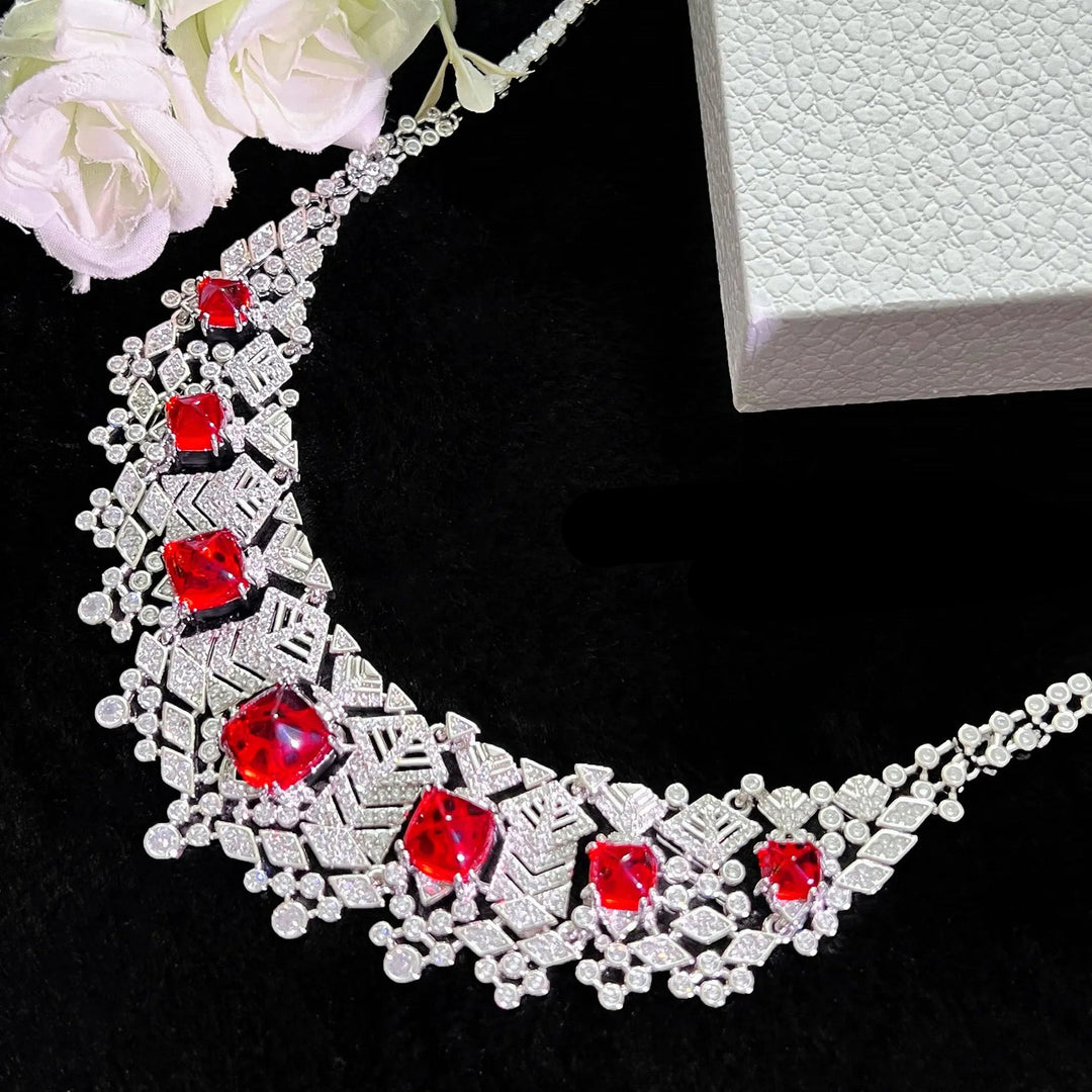 Rubin Schmuckset für Damen | Rote Edelsteine & Diamantoptik | Kette & Ohrringe