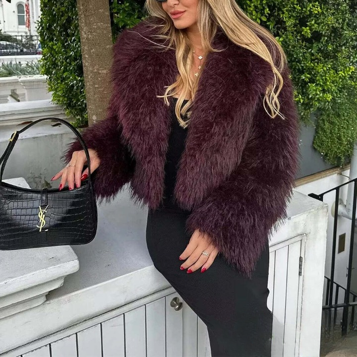 Mila | Kurze Jacke mit Kunstpelz - Eleganz & Wärme