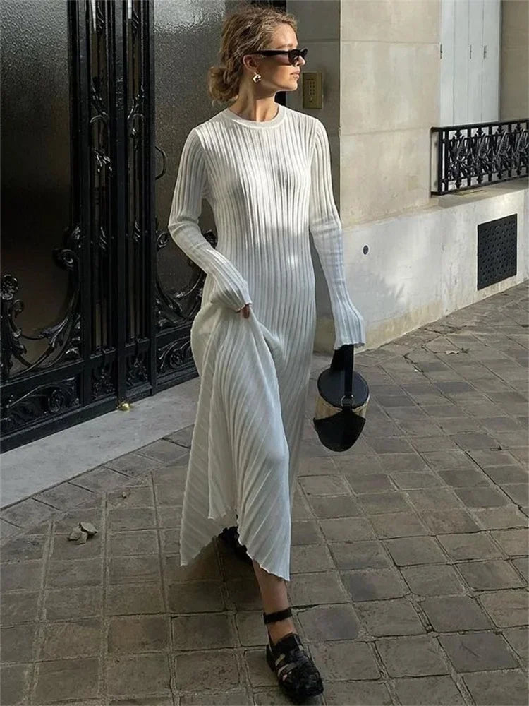 Sasha | Langes Kleid mit Plissee & figurbetontem Schnitt | Eleganz & Bequemlichkeit
