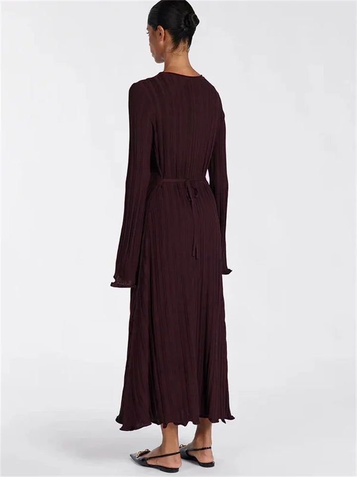 Isabelle Minimalistisches Maxikleid mit hohem Kragen & ausgestellten Ärmeln | Eleganz & Bequemlichkeit