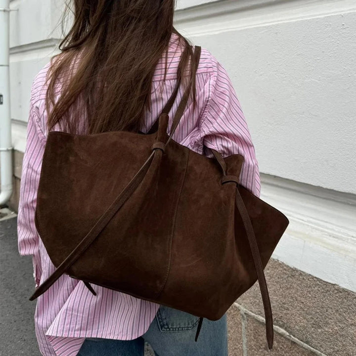 Damen Handtasche Personalisiert | Große Schultertasche aus Wildlederimitat mit Initialen3