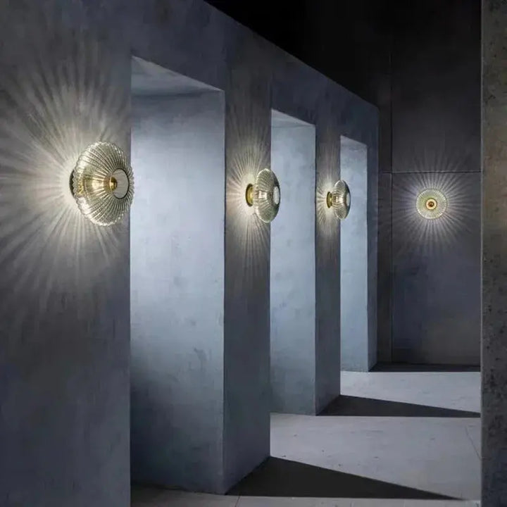 LumièreLux - Elegantes Design Wandleuchte aus Glas